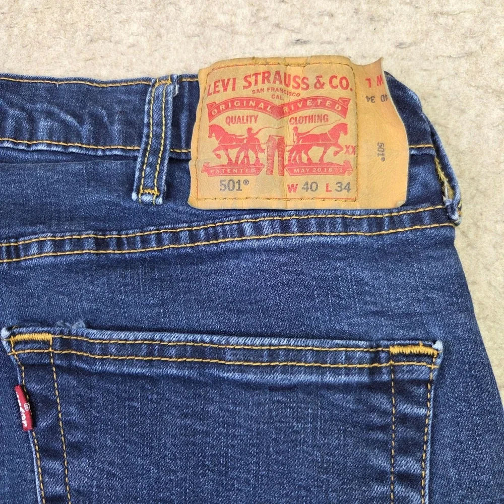 Levi's 501 Jeans Mens 40x34 Blue Button Fly 100% Cotton 5-Pocket Straight Denim